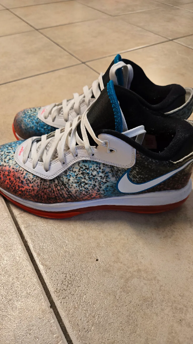 Lebron 8 low, size 8.5 image indicator(3)