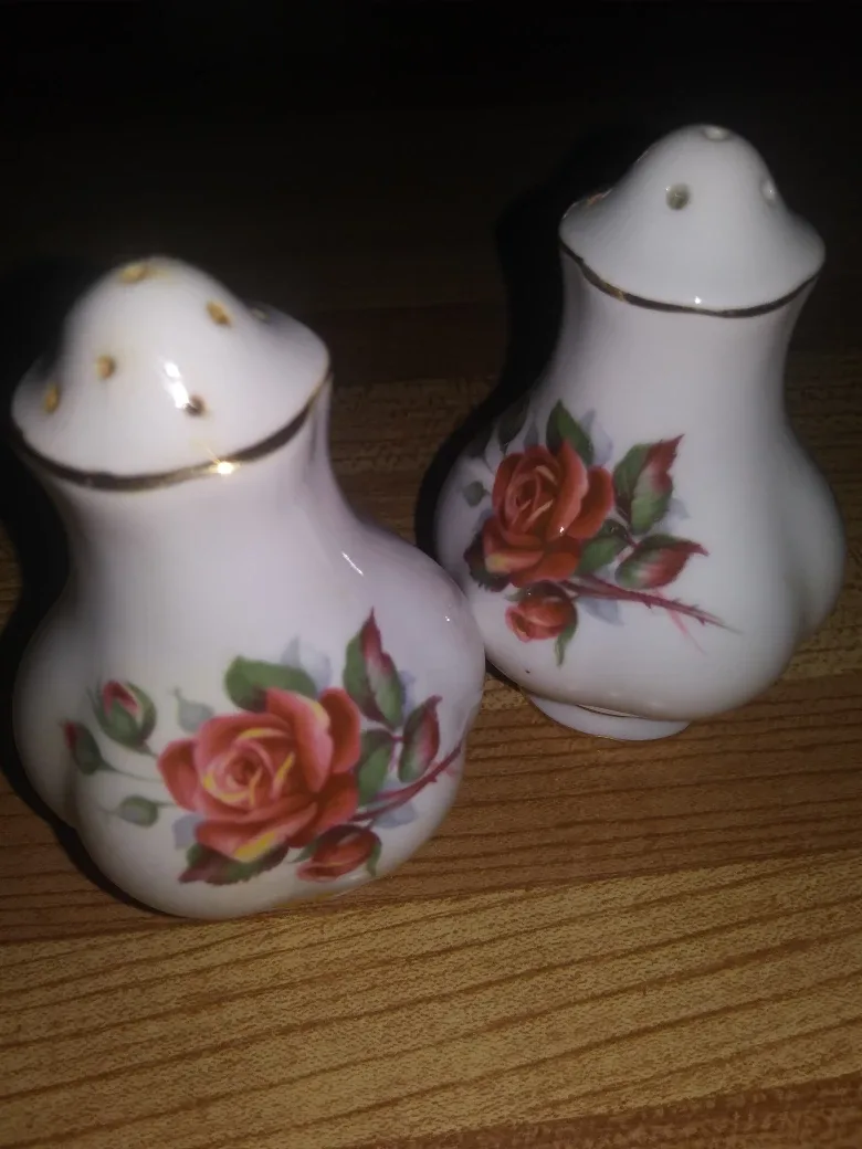 Vintage Rose Salt & Pepper Shakers thumbnail