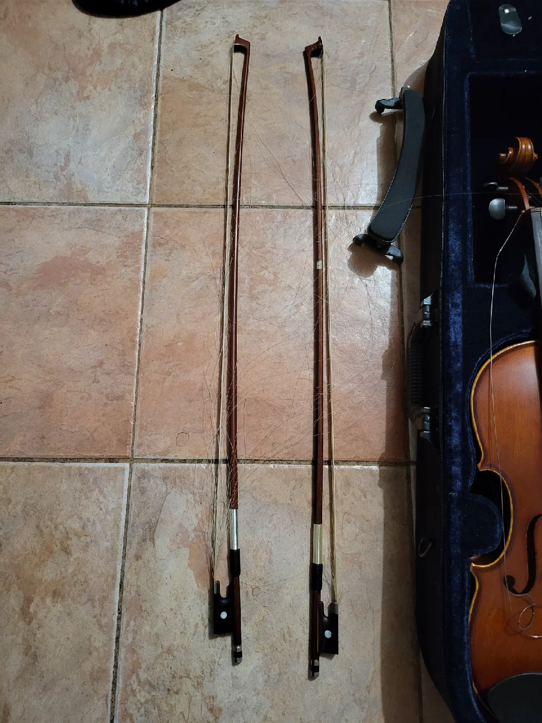 old violin. strings need repair image indicator(3)