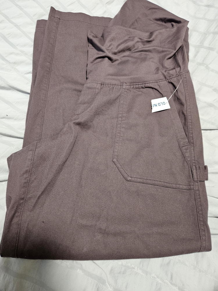 Old Navy Maternity Pants - Size L