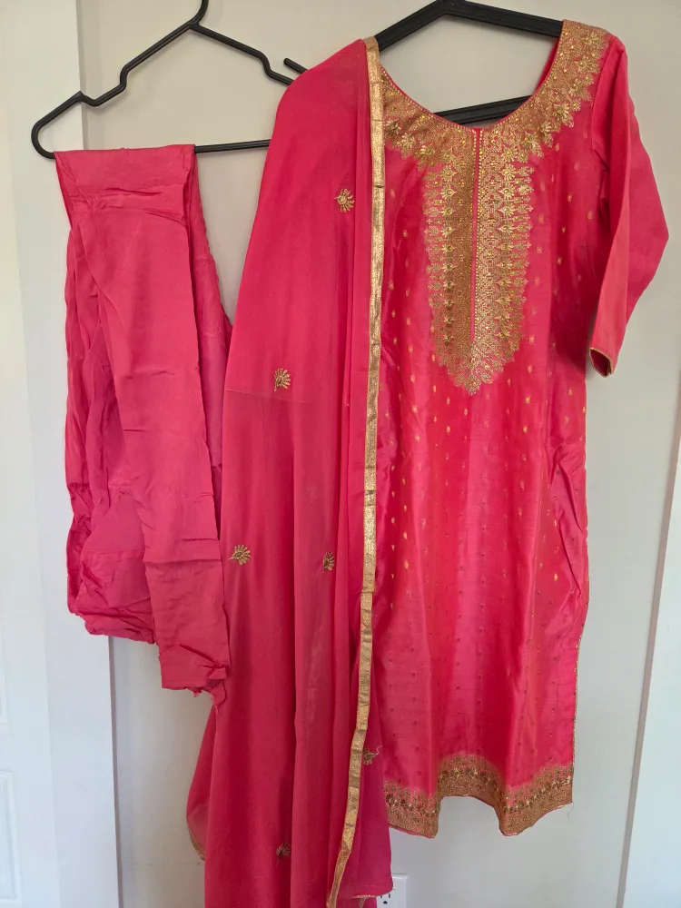 Brand new Pink Suit xs thumbnail