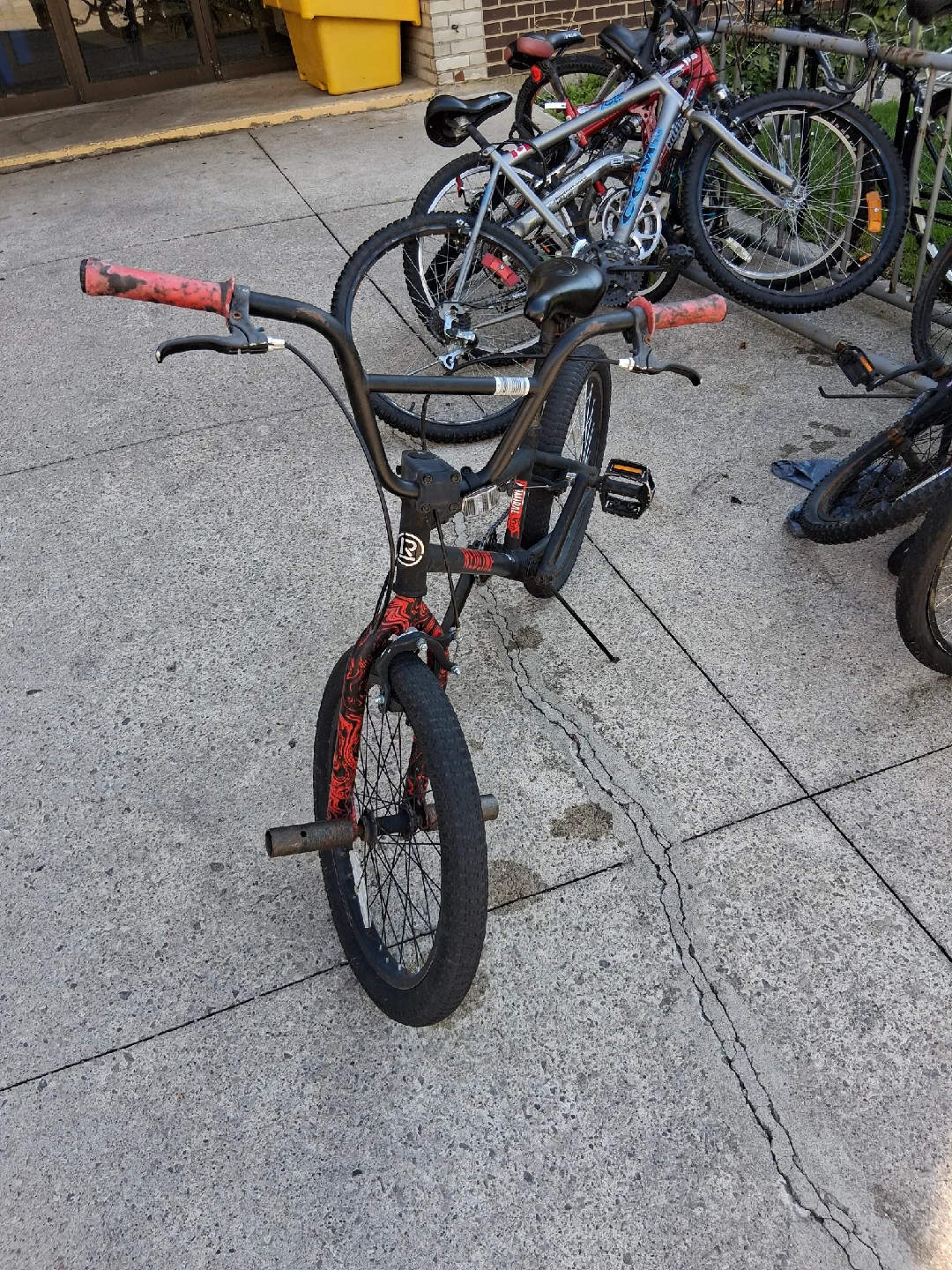 Redline BMX Bike - Black image indicator(3)