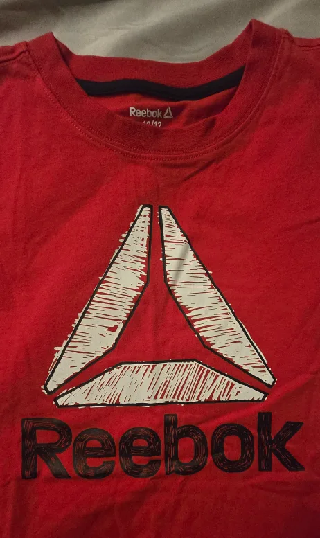 NEW! Reebok Red T-Shirt - Size 10/12 image indicator(2)