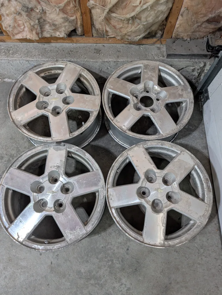 (4)-16 Inch Chevrolet Equinox Alloy Rims/TPMS Off 2007 Equinox image indicator(7)