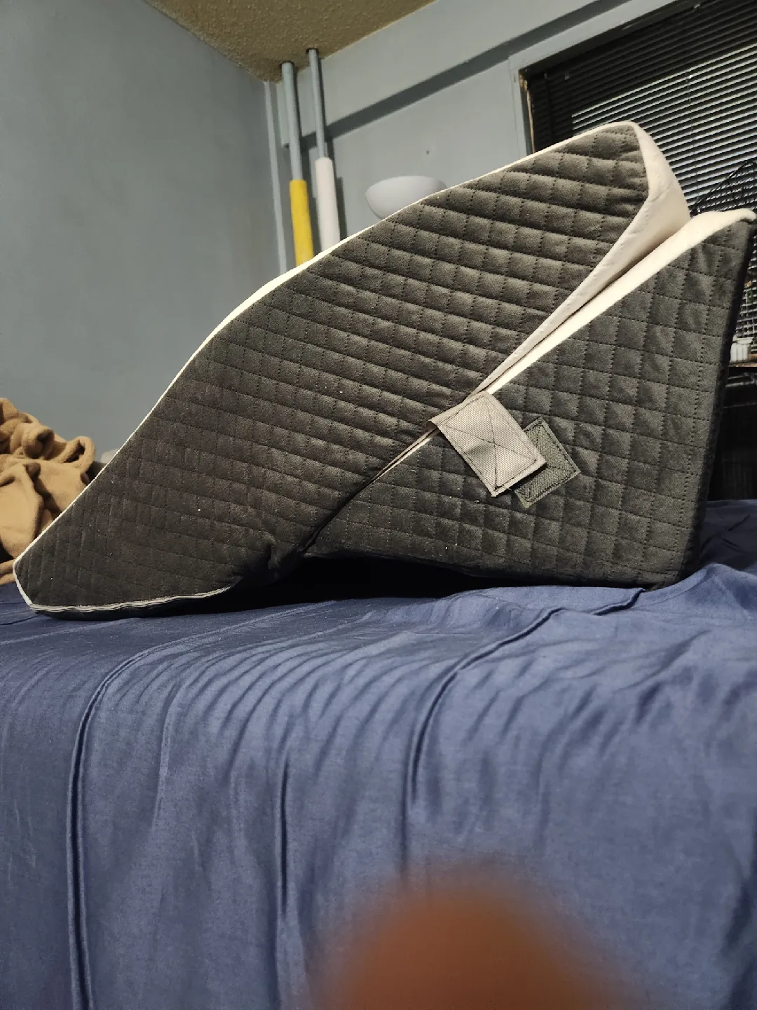 Adjustable Bed Wedge Pillow - Gray & White image indicator(4)