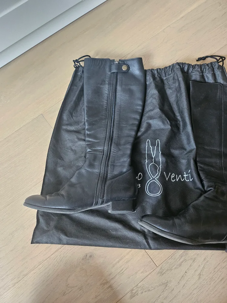 Giorno Venti Black Leather Knee High Boots image indicator(2)