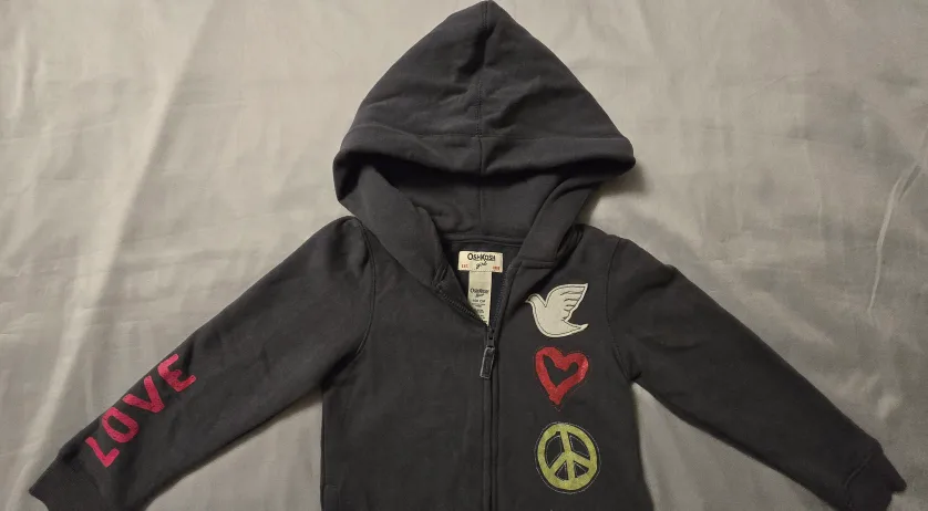 NEW! OshKosh B'gosh Girls Hoodie! - Size 4T image indicator(2)