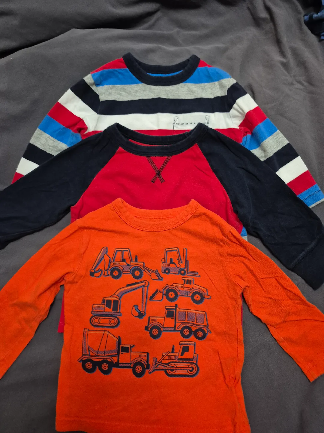 Gap T-shirts thumbnail