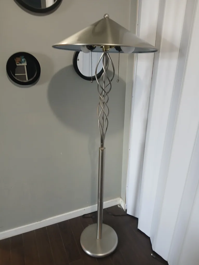 Silver Floor Lamp image indicator(2)