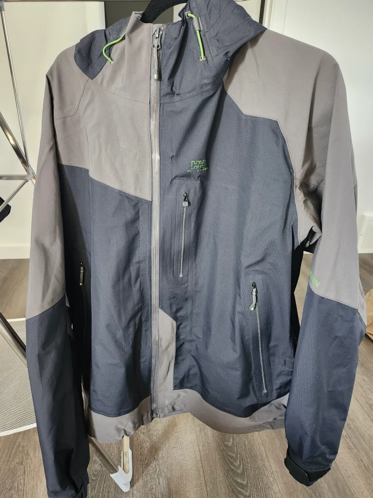 Helly Hansen Jacket - Large size thumbnail