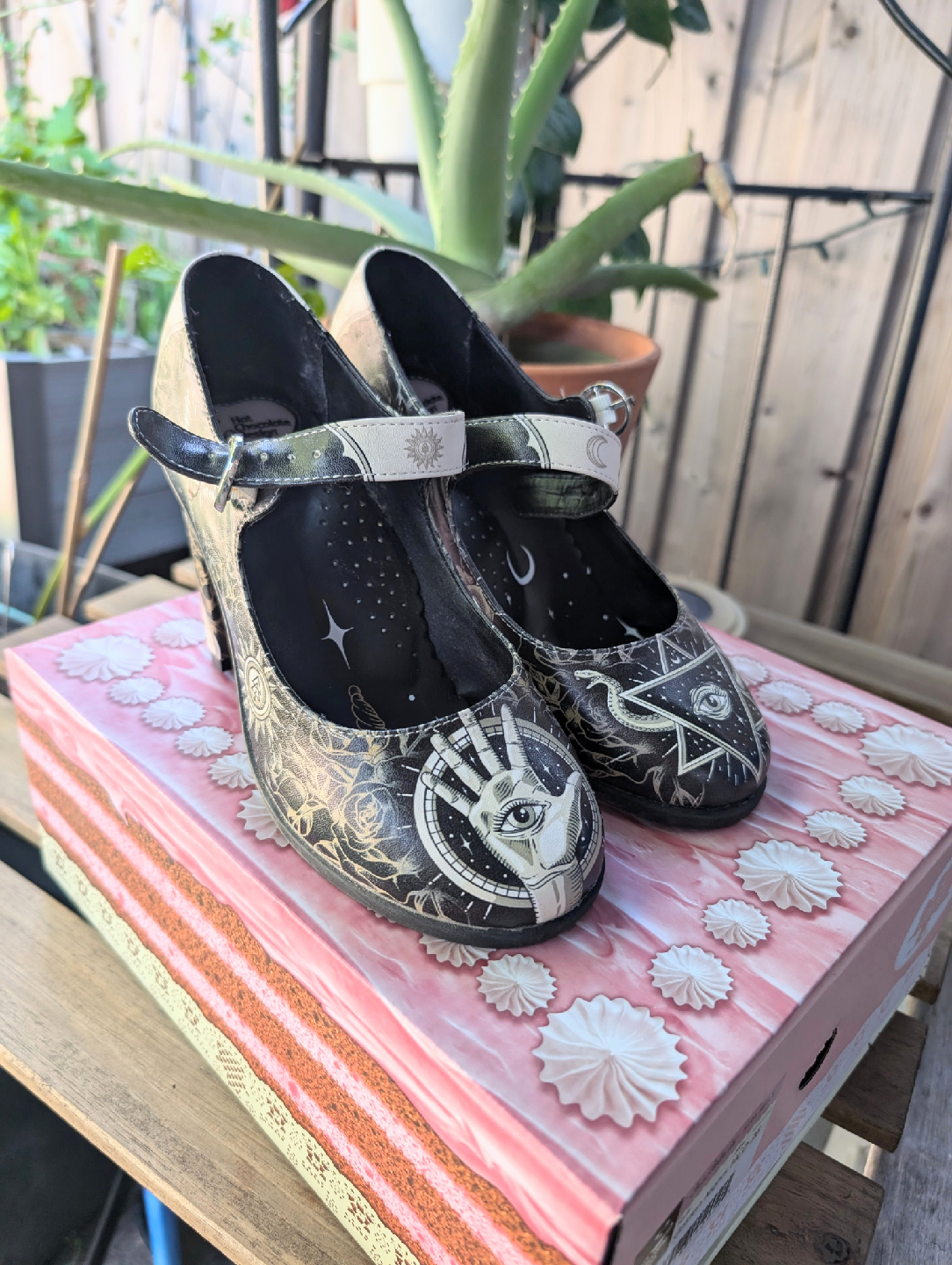 Hot Chocolate Design Mystic Heels - Size 6