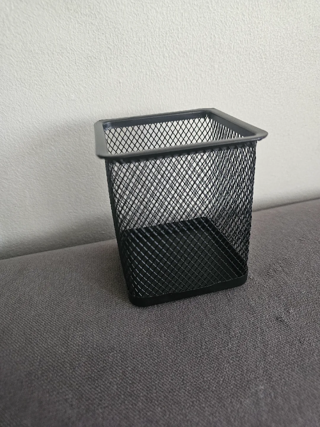 Studio Black Mesh Pen Holder 🥕 thumbnail