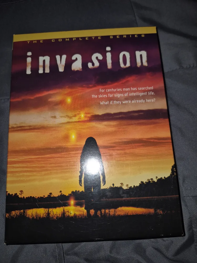 Invasion: The Complete Series DVD Set thumbnail