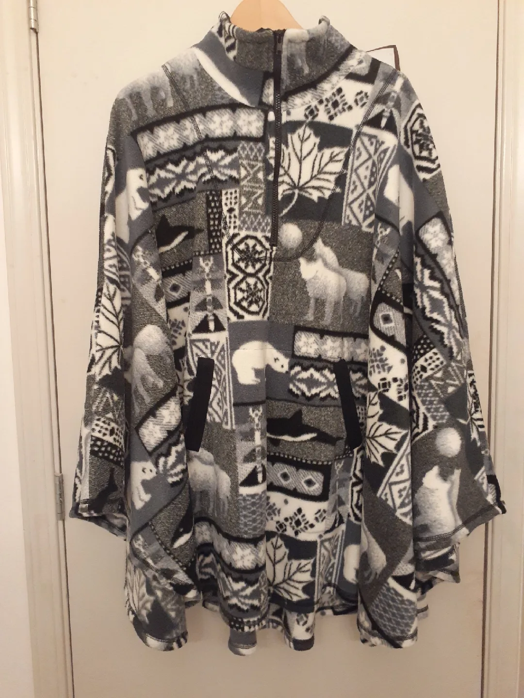 Coastline Apparel Fleece Pullover - Unique Pattern image indicator(2)