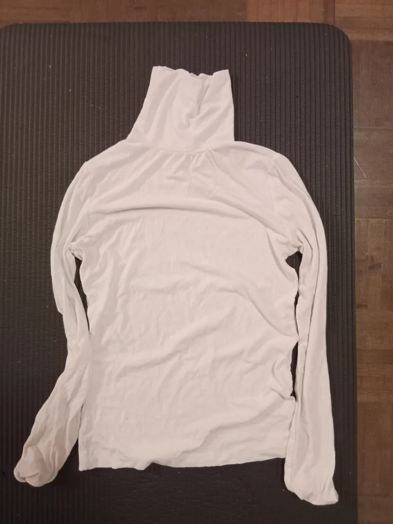 Active USA White Turtleneck - Size L thumbnail