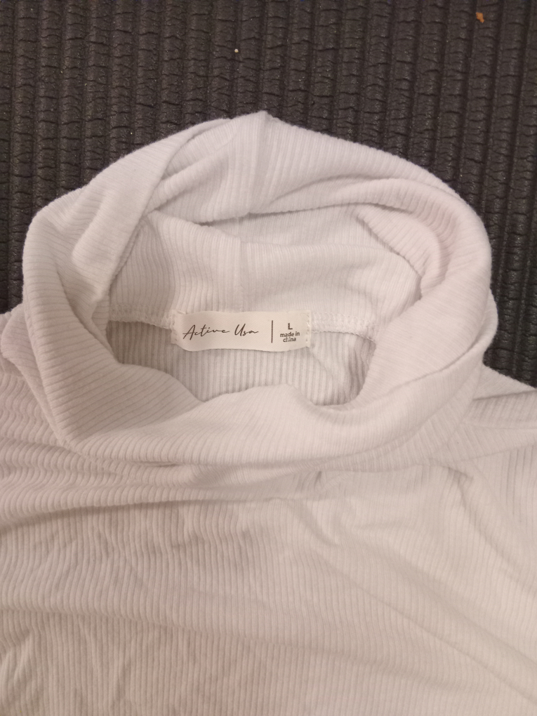 Active USA White Turtleneck - Size L - photo 3