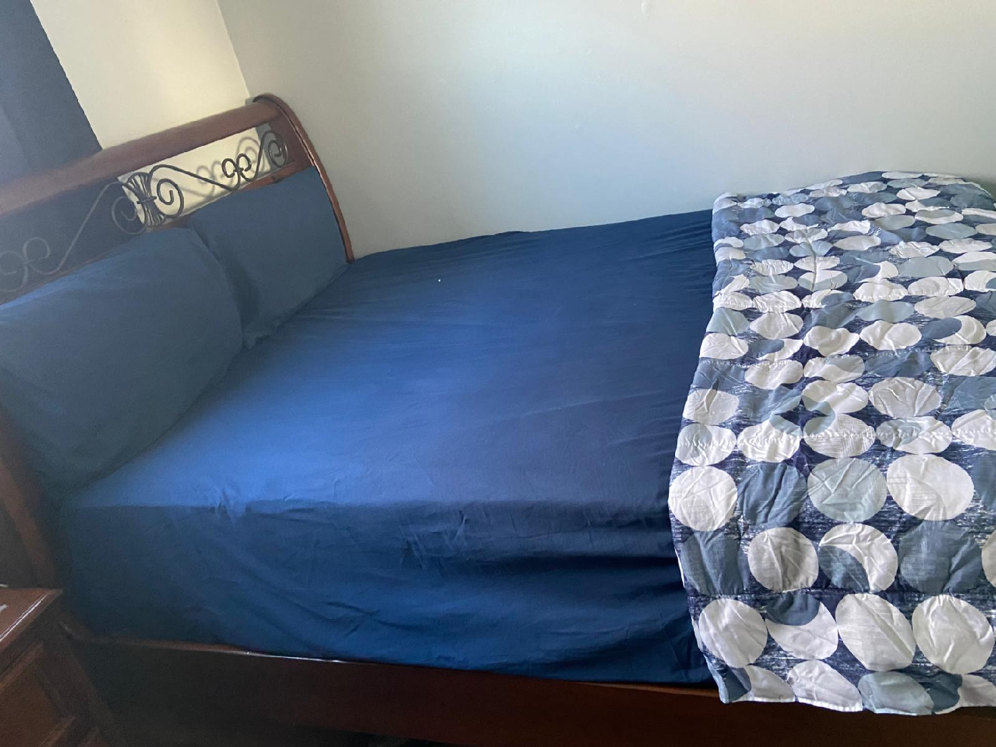 4 piece bedroom set🥕