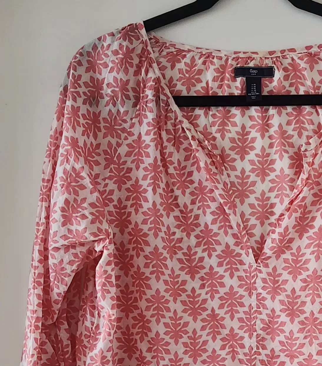 Gap Pink Floral Blouse - Size M image indicator(2)