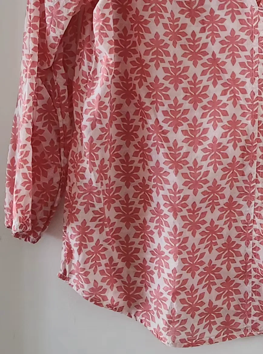 Gap Pink Floral Blouse - Size M image indicator(3)