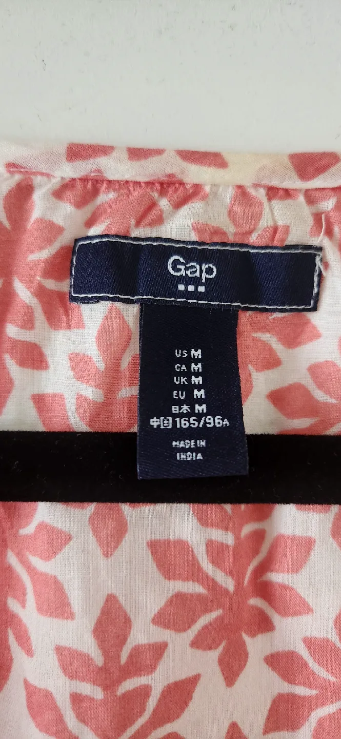 Gap Pink Floral Blouse - Size M image indicator(9)