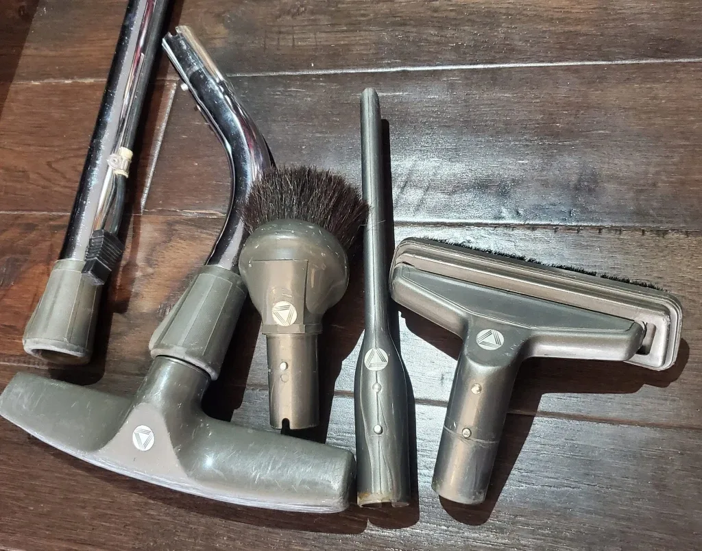 Filter Queen Majestic 65 Anniversary Vacuum image indicator(8)