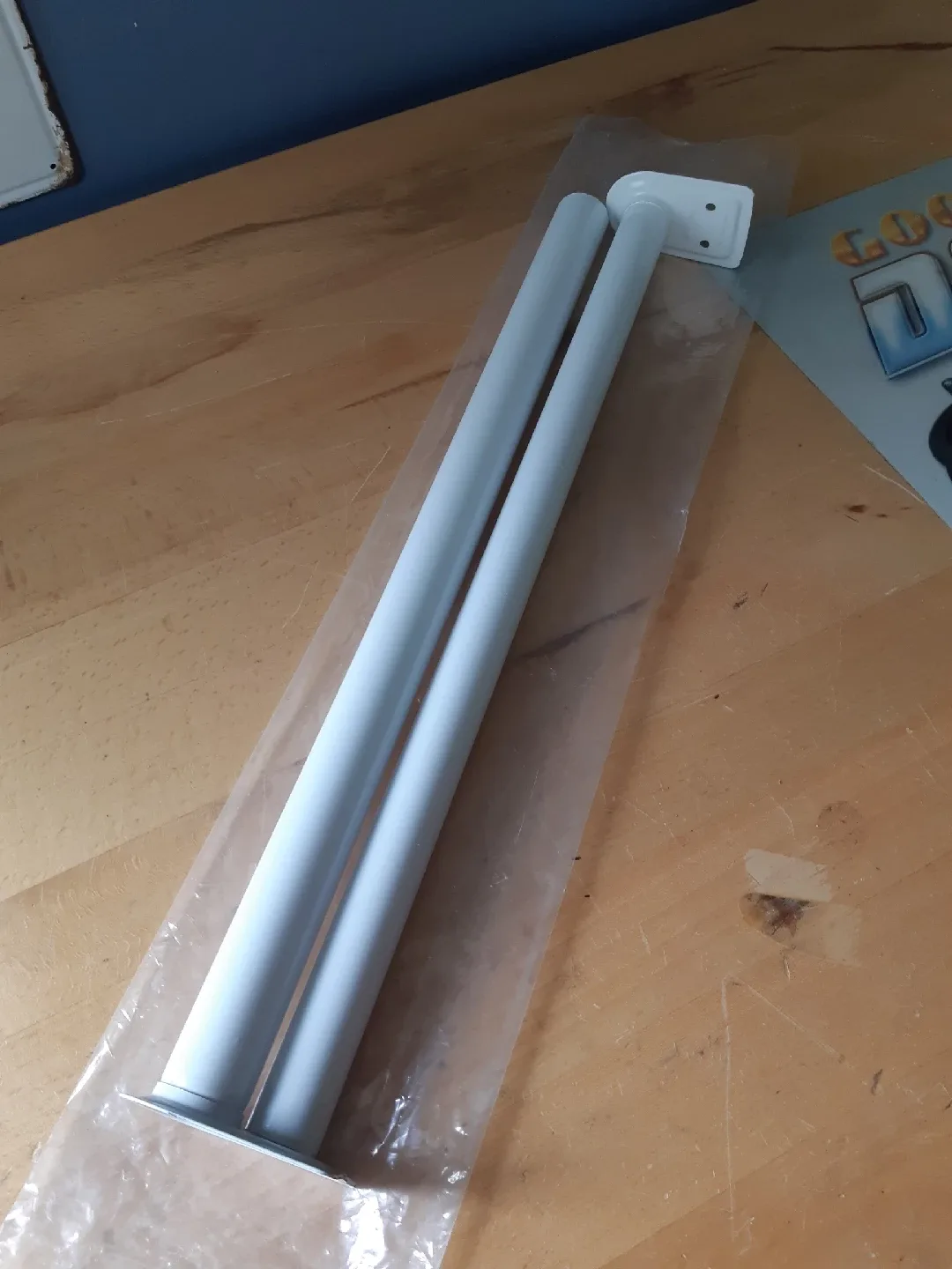 Adjustable hanging rod / pole - 16- 32" - Screw in thumbnail