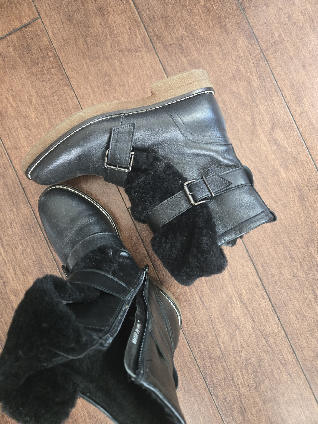 Black Leather Ankle Boots with Fur Lining Elena Solano