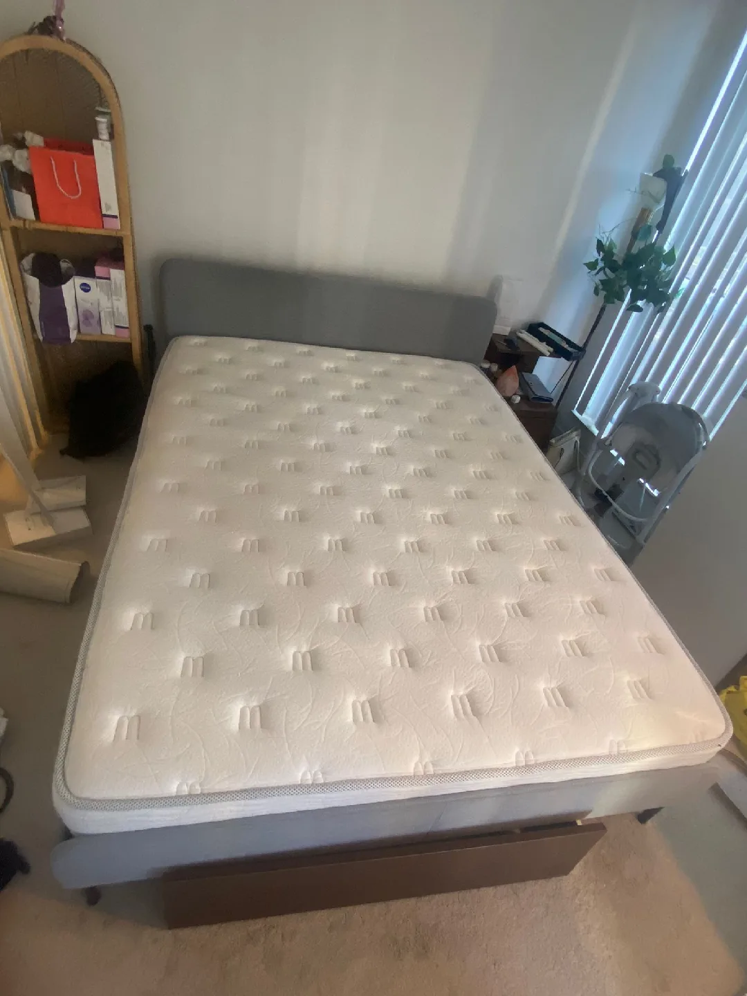 Queen Size White Upholstered Platform Bed Frame image indicator(8)