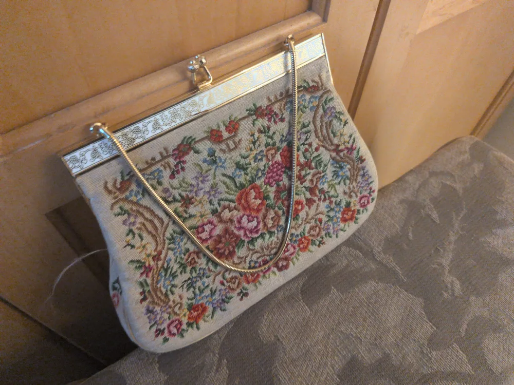 Vintage Floral Tapestry Handbag image indicator(3)