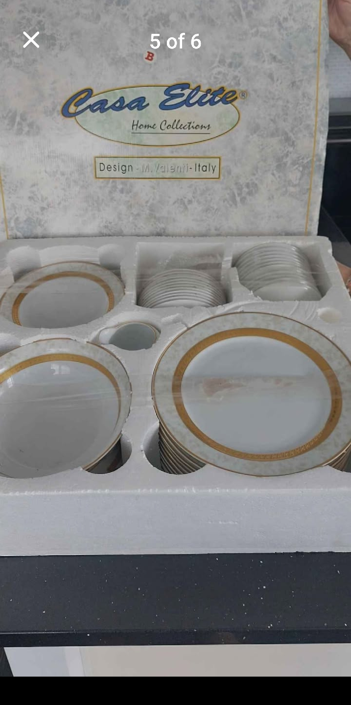 Casa Elite 98-Piece Porcelain Dinner Set - photo 4