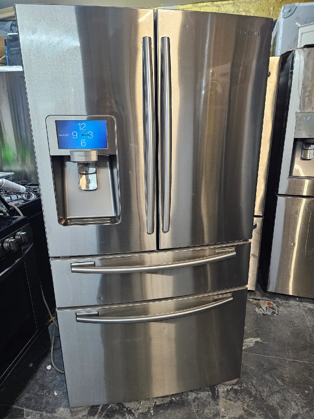 Samsung RF22KREDB Refrigerator thumbnail