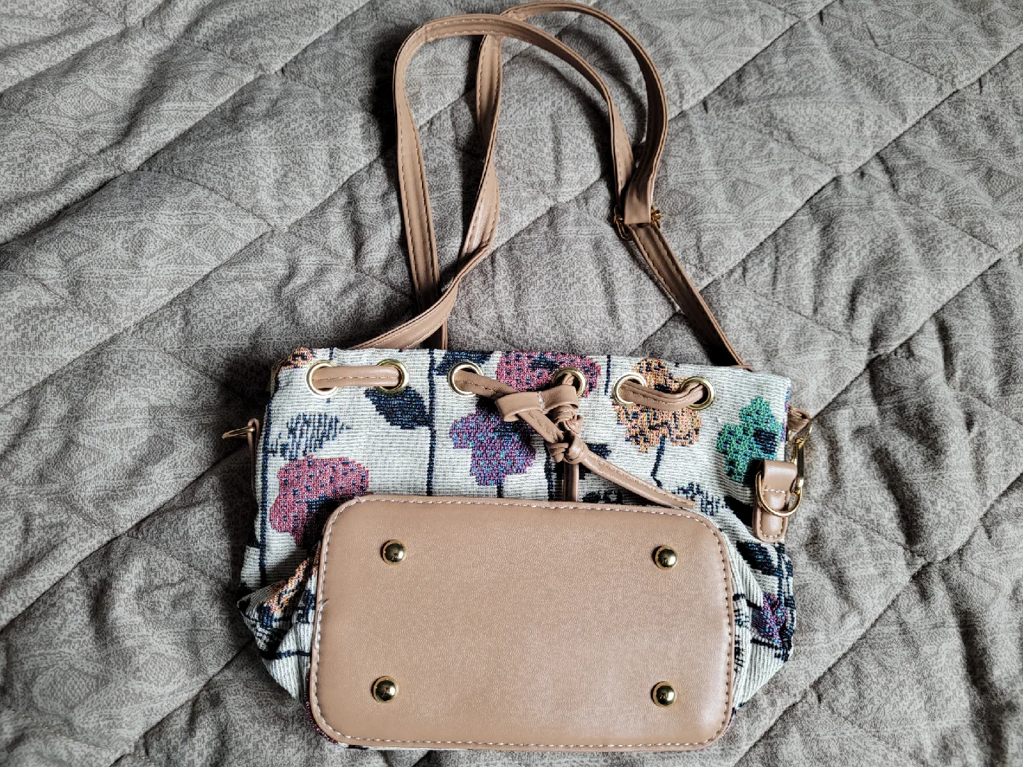 🥕 Women's Drawstring Clutch Bag image indicator(2)