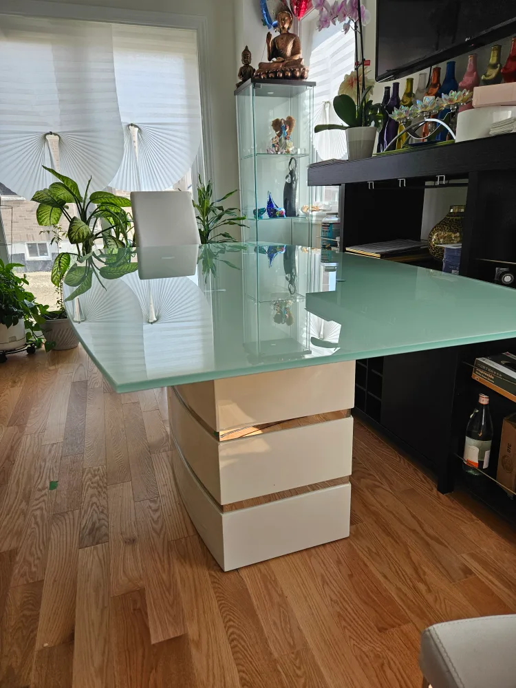 Dining Table with 6 White Chairs image indicator(3)