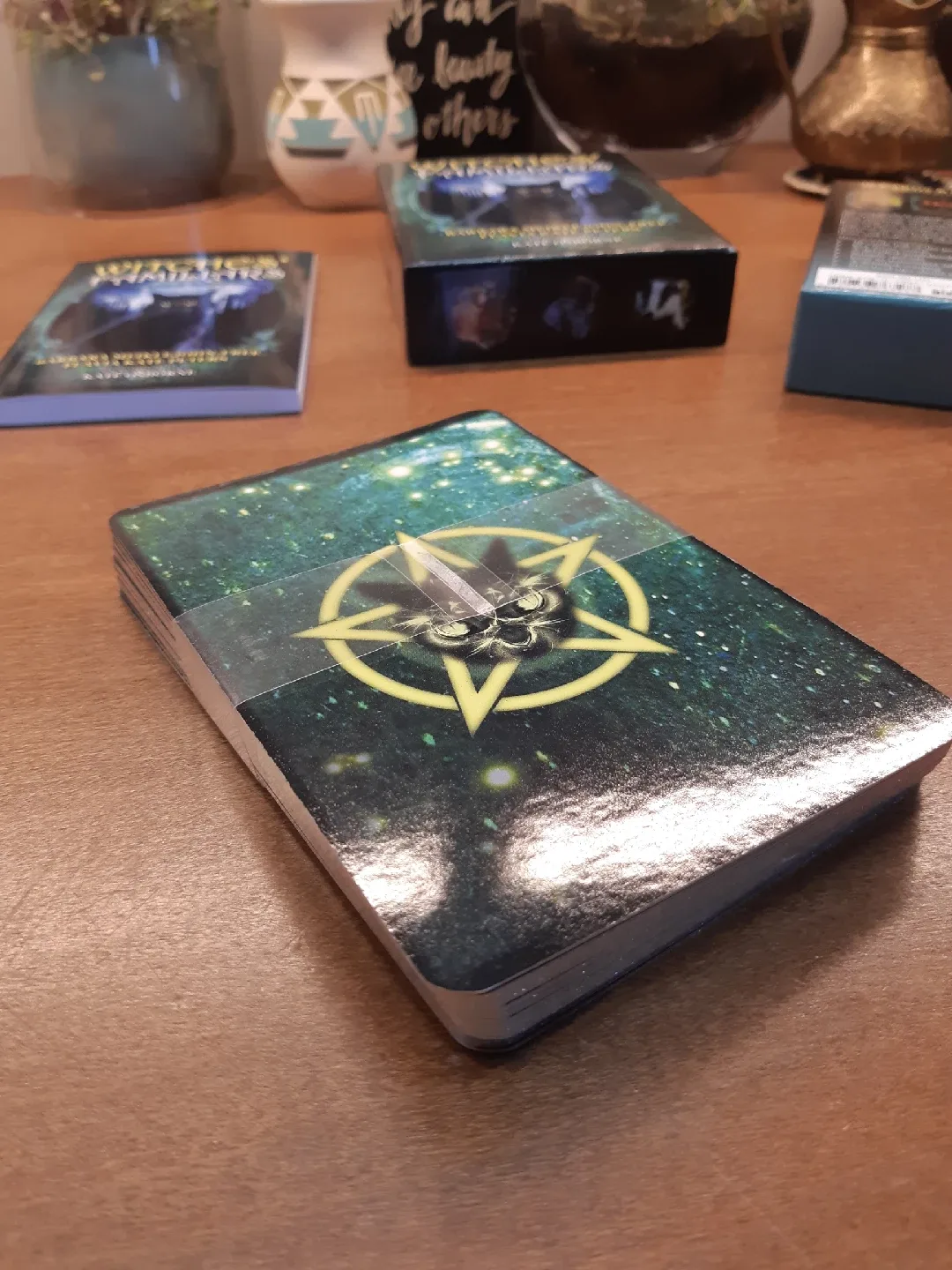 "Witches' Familiars Oracle Cards" deck image indicator(3)