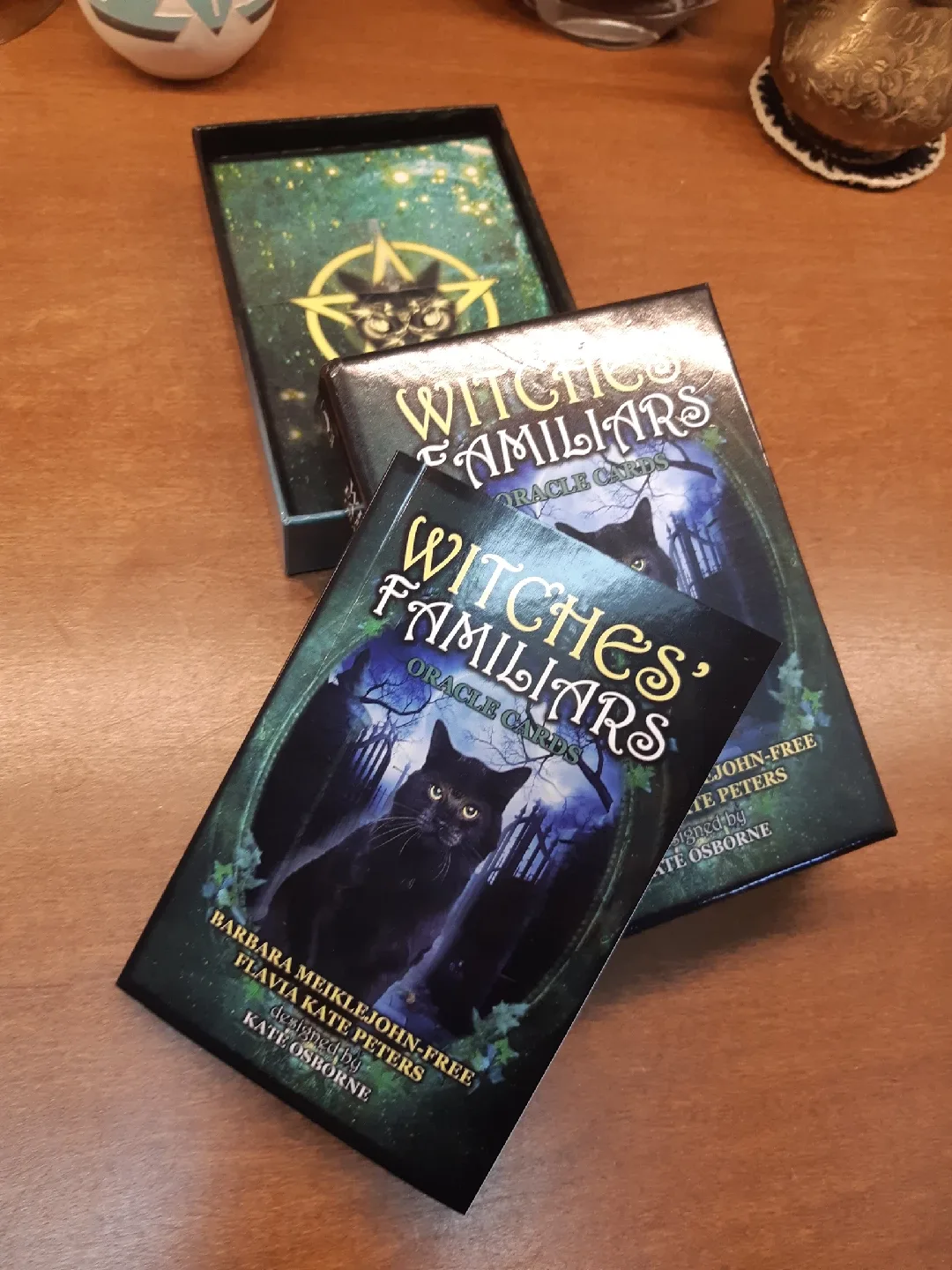 "Witches' Familiars Oracle Cards" deck image indicator(6)