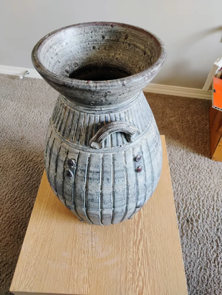Decorative Grey Ceramic Vase image indicator(2)