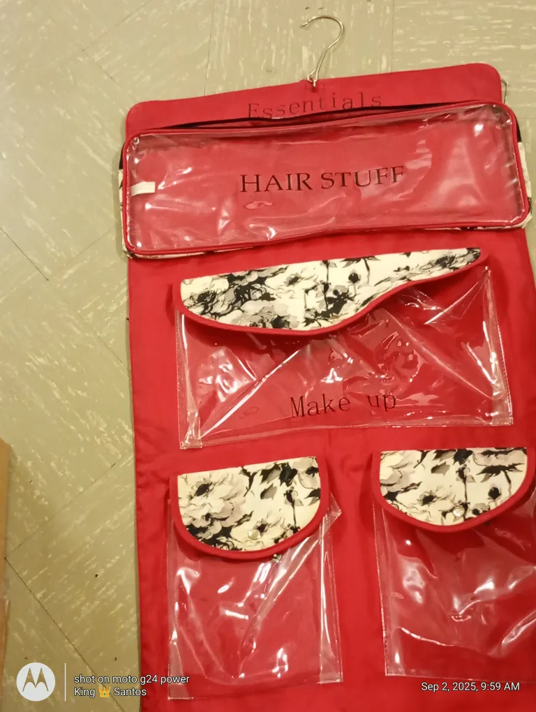 Red Hanging Travel Toiletry Bag image indicator(3)