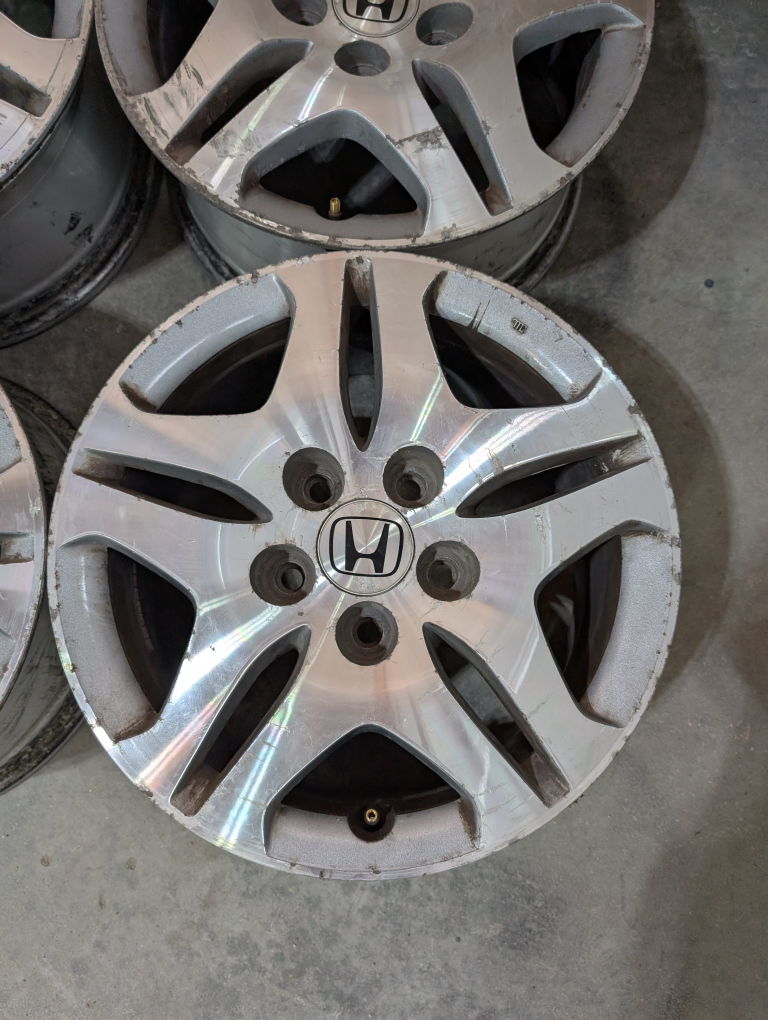 (4)-16 Inch Alloy Rims Off 2005 Honda Odyssey 5x120 - photo 2