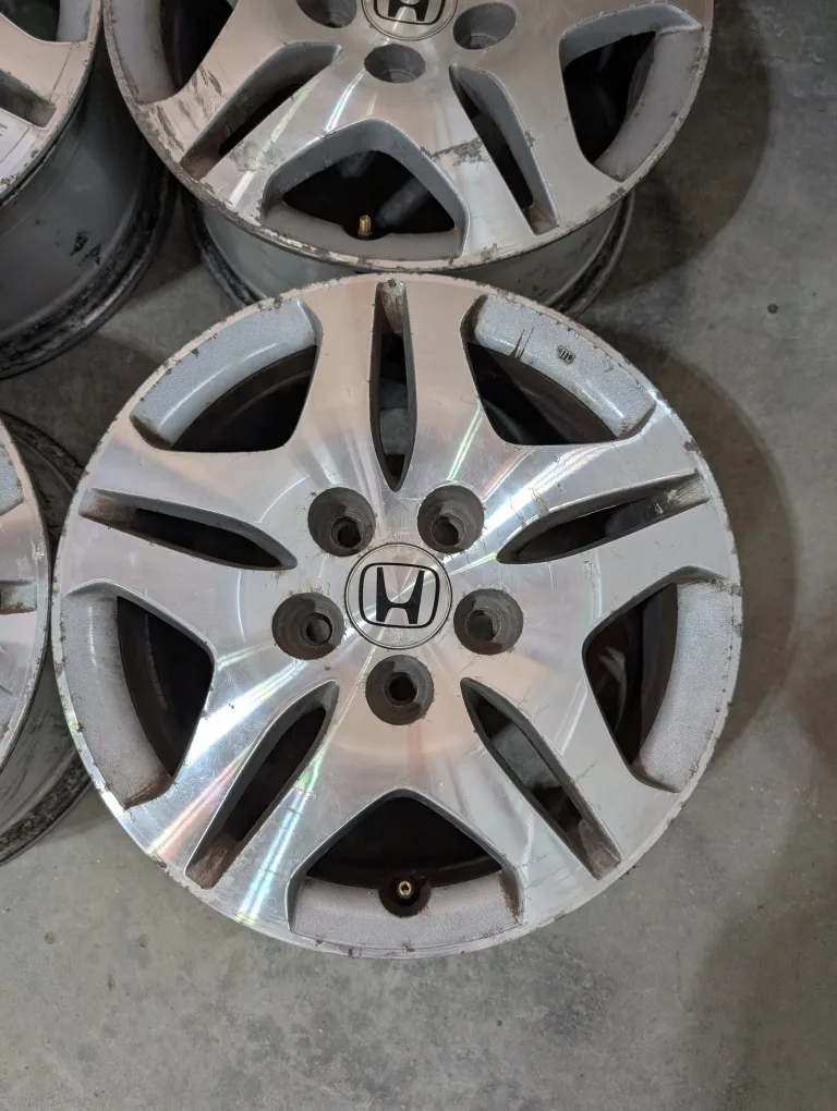 (4)-16 Inch Alloy Rims Off 2005 Honda Odyssey 5x120 image indicator(2)