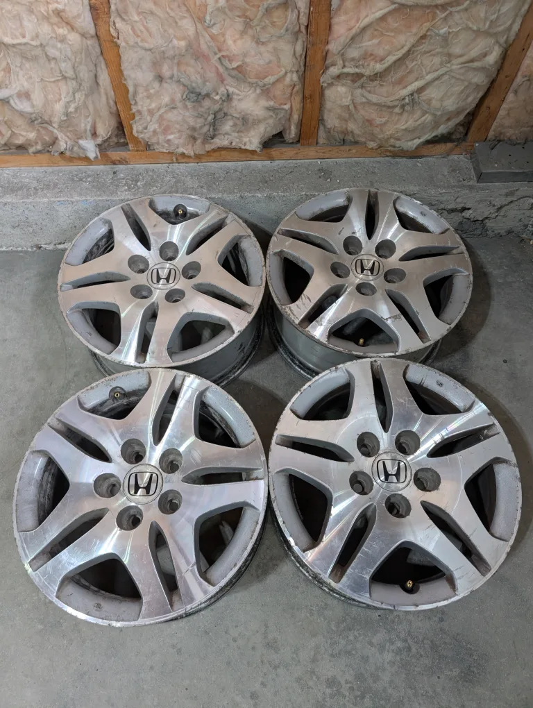 (4)-16 Inch Alloy Rims Off 2005 Honda Odyssey 5x120 image indicator(6)