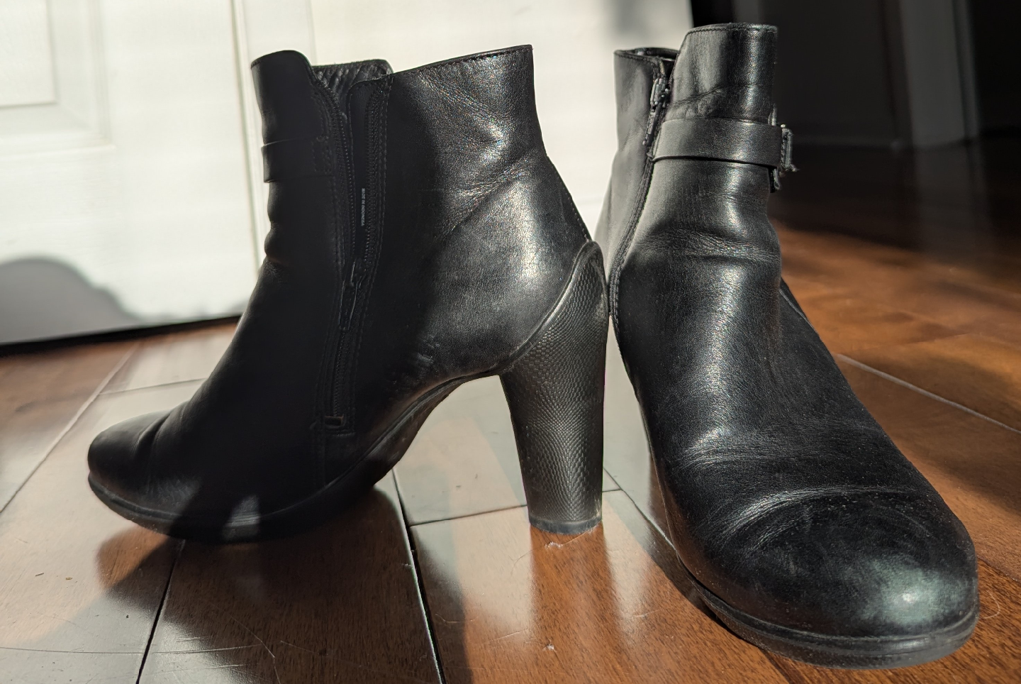 Ecco Black Leather Heeled Ankle Boots - photo 3