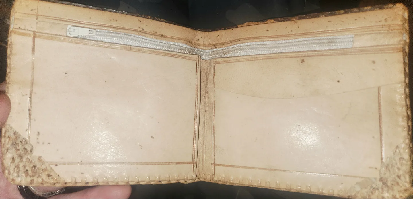 SNAKESKIN DESIGN LEATHER WALLET image indicator(2)