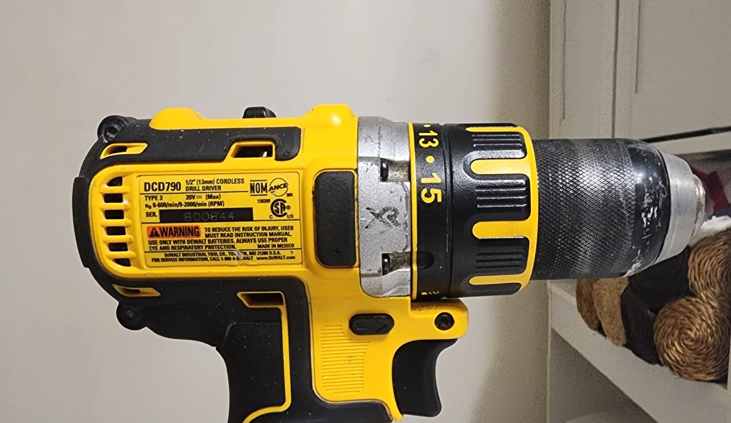 DeWalt DCD790 20V MAX Cordless Drill image indicator(3)