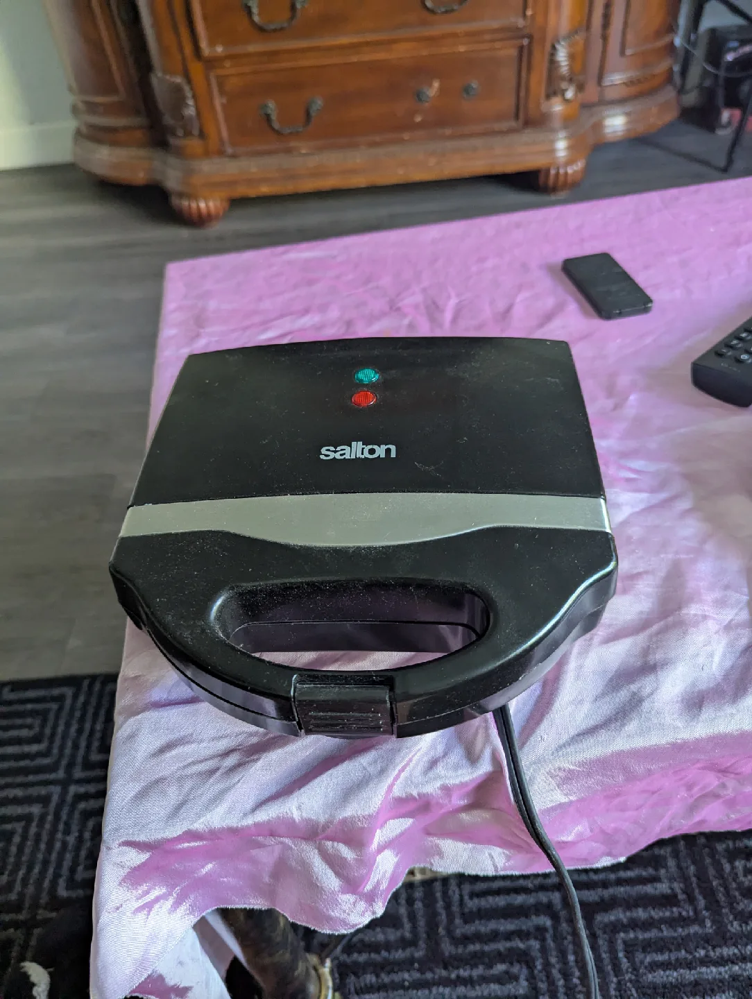 Salton Waffle Maker thumbnail