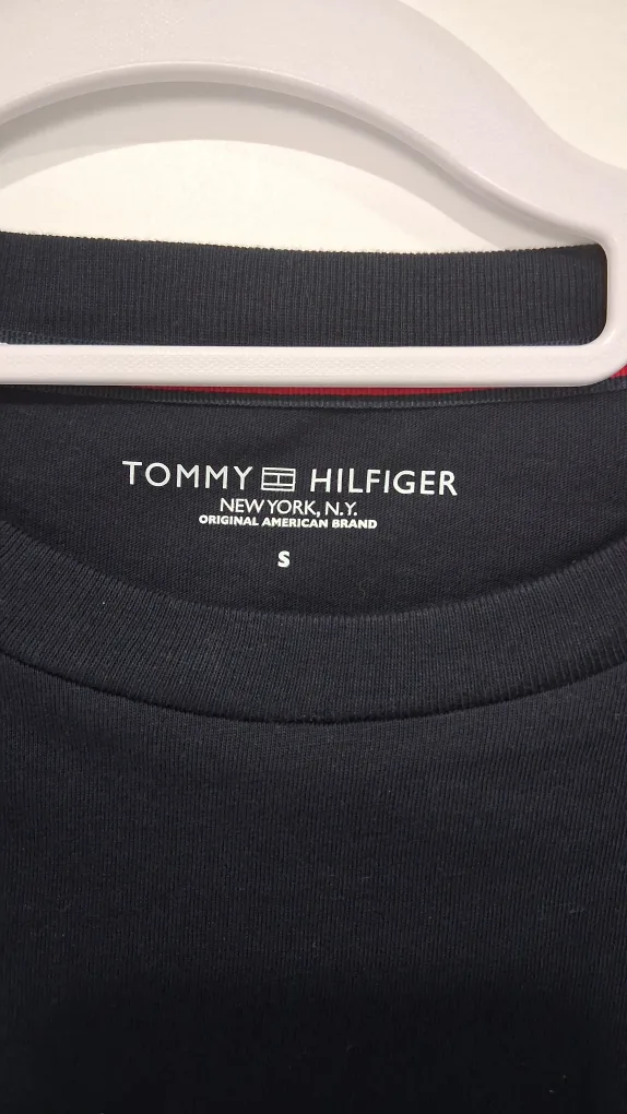 Tommy Hilfiger Black T-Shirt - Size S image indicator(2)