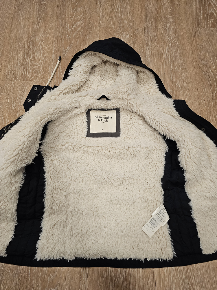 Abercrombie & Fitch Winter Jacket - Size XS - photo 3