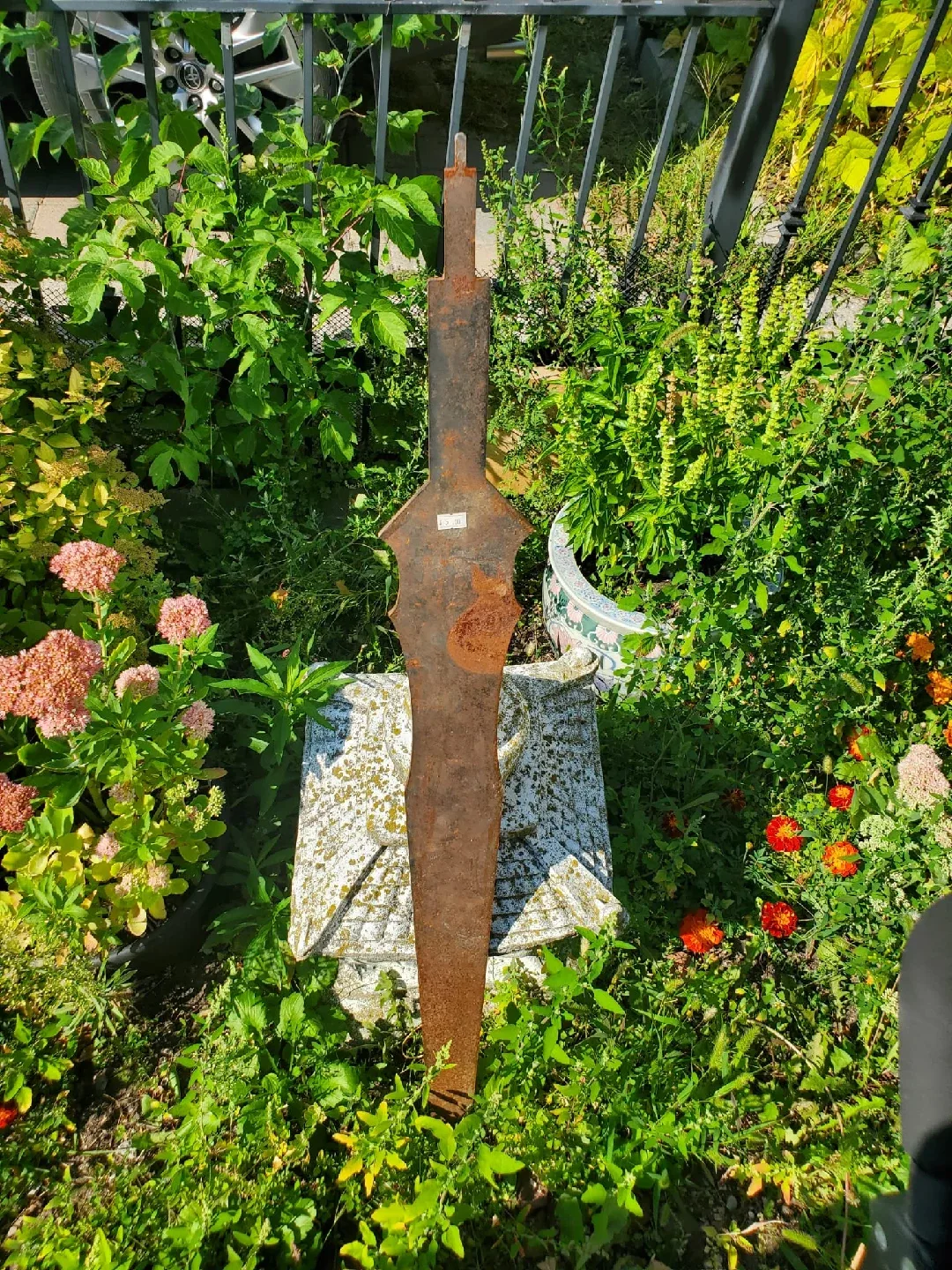 YARD SALE- 143 BYNG AVE (PHARMACY & DANFORTH) image indicator(5)