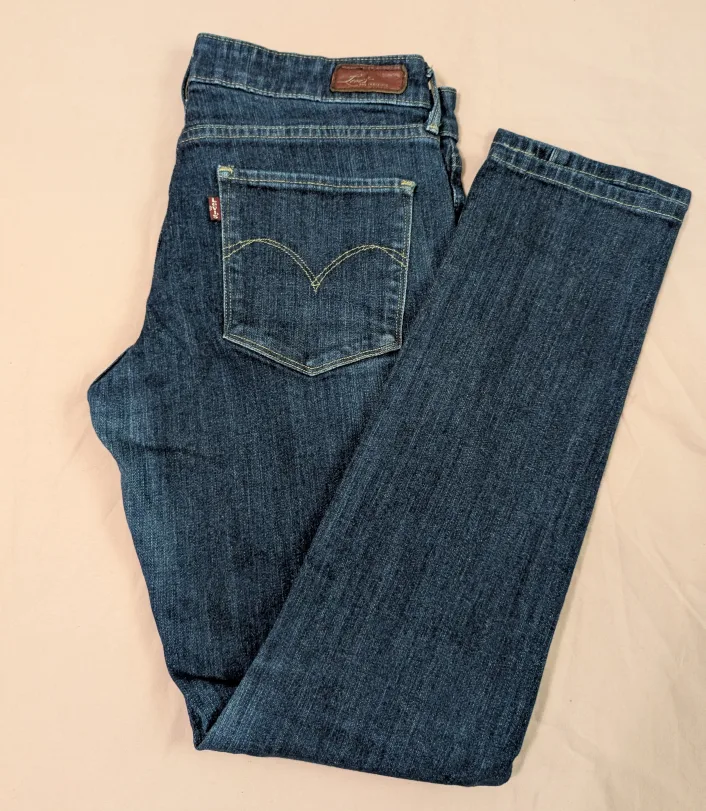 Levi's Demi Curve Skinny Jeans - Size 28 thumbnail