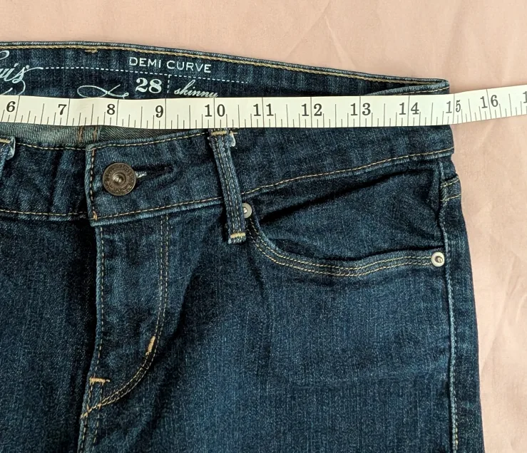 Levi's Demi Curve Skinny Jeans - Size 28 image indicator(4)