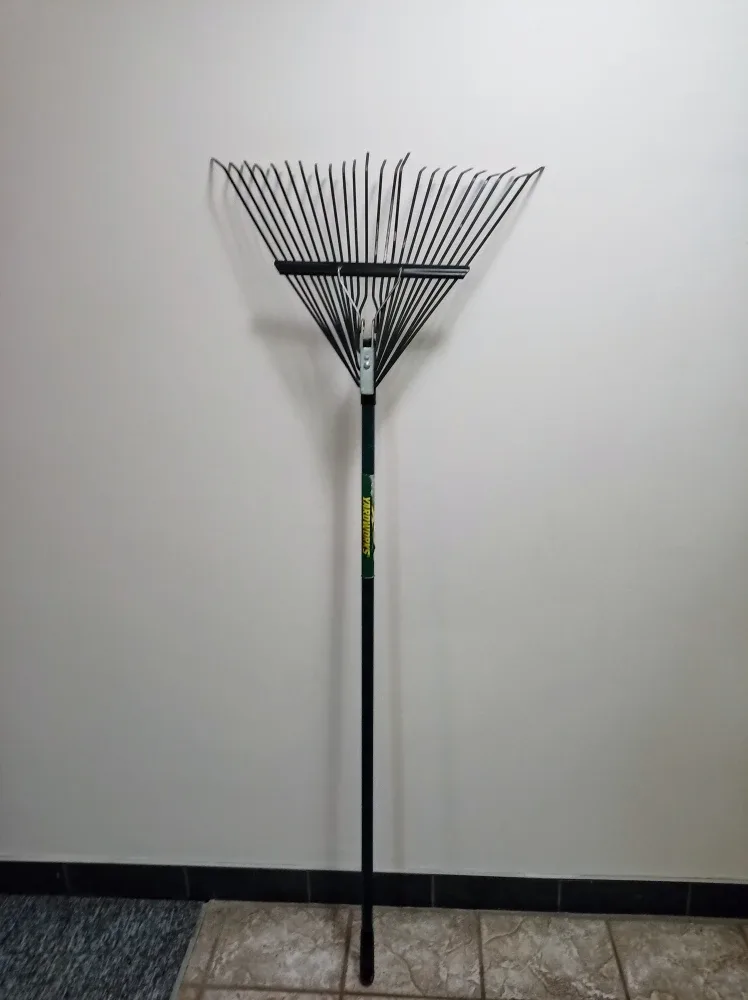 Yardworks Leaf Rake thumbnail